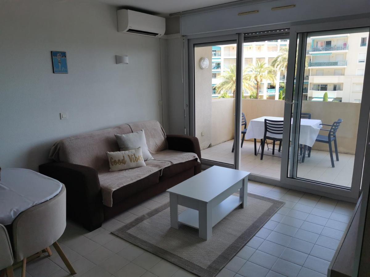 Antibes Les Pins 2 Pieces Vue Mer Piscine Parking Apartment Exterior photo